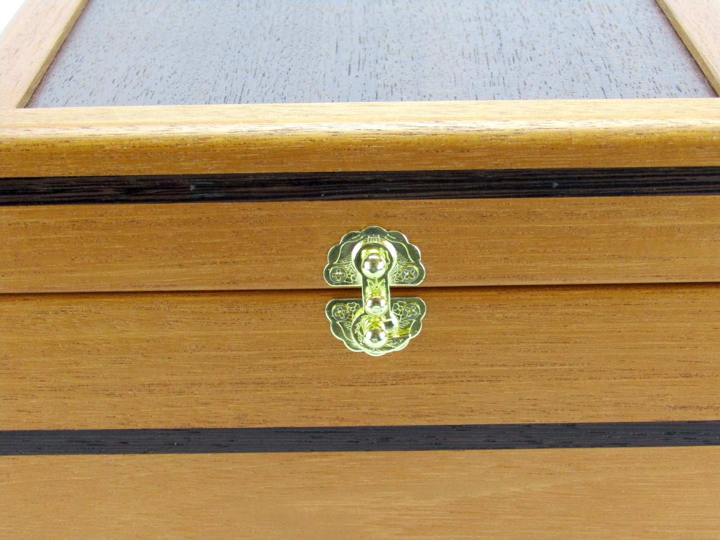 Inlays on wooden memory box handmade from mahogany, Peruvian walnut and wenge wood by A Finer Cut.